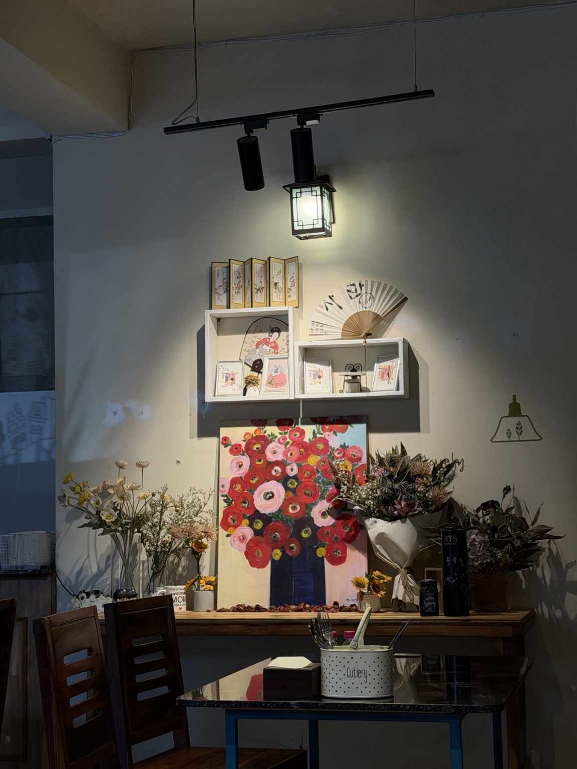K-Bap floral wall